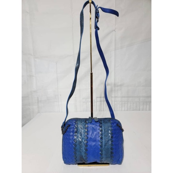 Bottega Veneta Handbags - Authentic Bottega Veneta Intrecciato Leather And Snakeskin Shoulder/Cros…